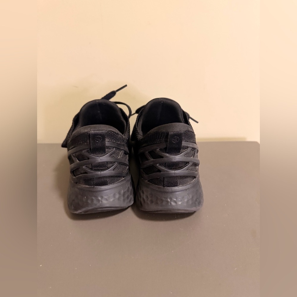 Women’s Kizik Slip On Shoes (Size 6 Wide) - Picture 4 of 7